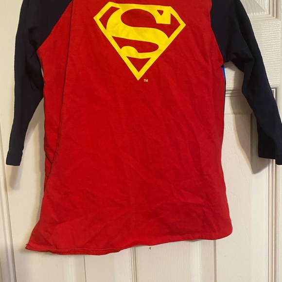 Superman Shirt with Detachable Cape - Picture 7 of 7